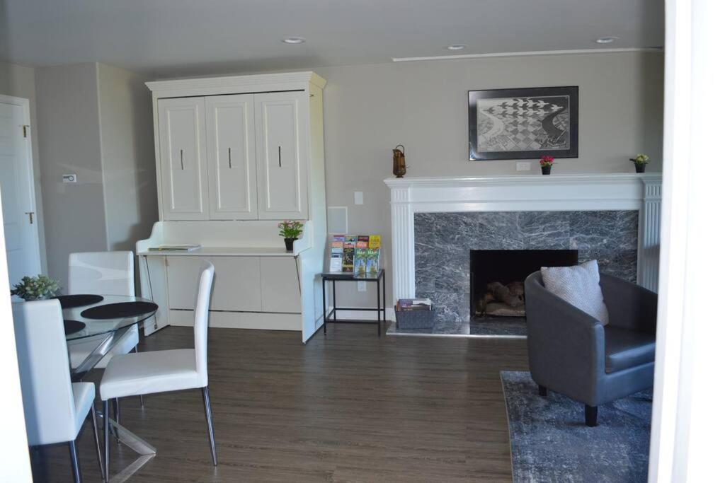 1-Bedroom Seaview Guesthouse On Seattle Luxury Estate With Views Of Olympic Mountains מראה חיצוני תמונה