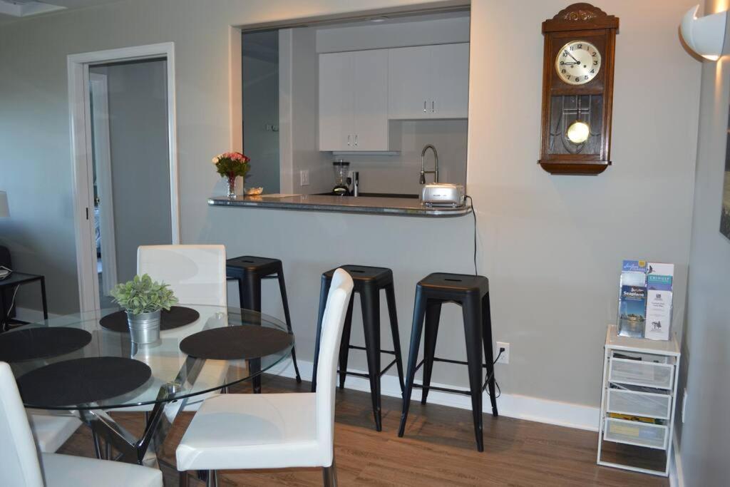 1-Bedroom Seaview Guesthouse On Seattle Luxury Estate With Views Of Olympic Mountains מראה חיצוני תמונה