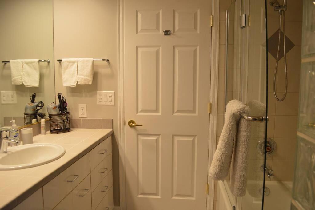 1-Bedroom Seaview Guesthouse On Seattle Luxury Estate With Views Of Olympic Mountains מראה חיצוני תמונה