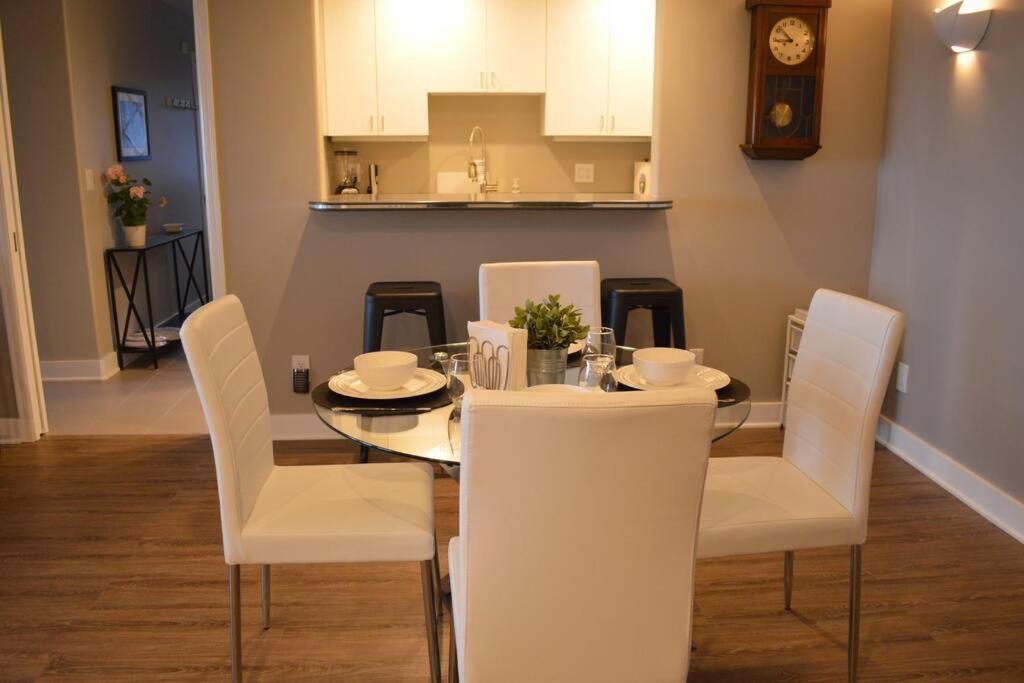 1-Bedroom Seaview Guesthouse On Seattle Luxury Estate With Views Of Olympic Mountains מראה חיצוני תמונה